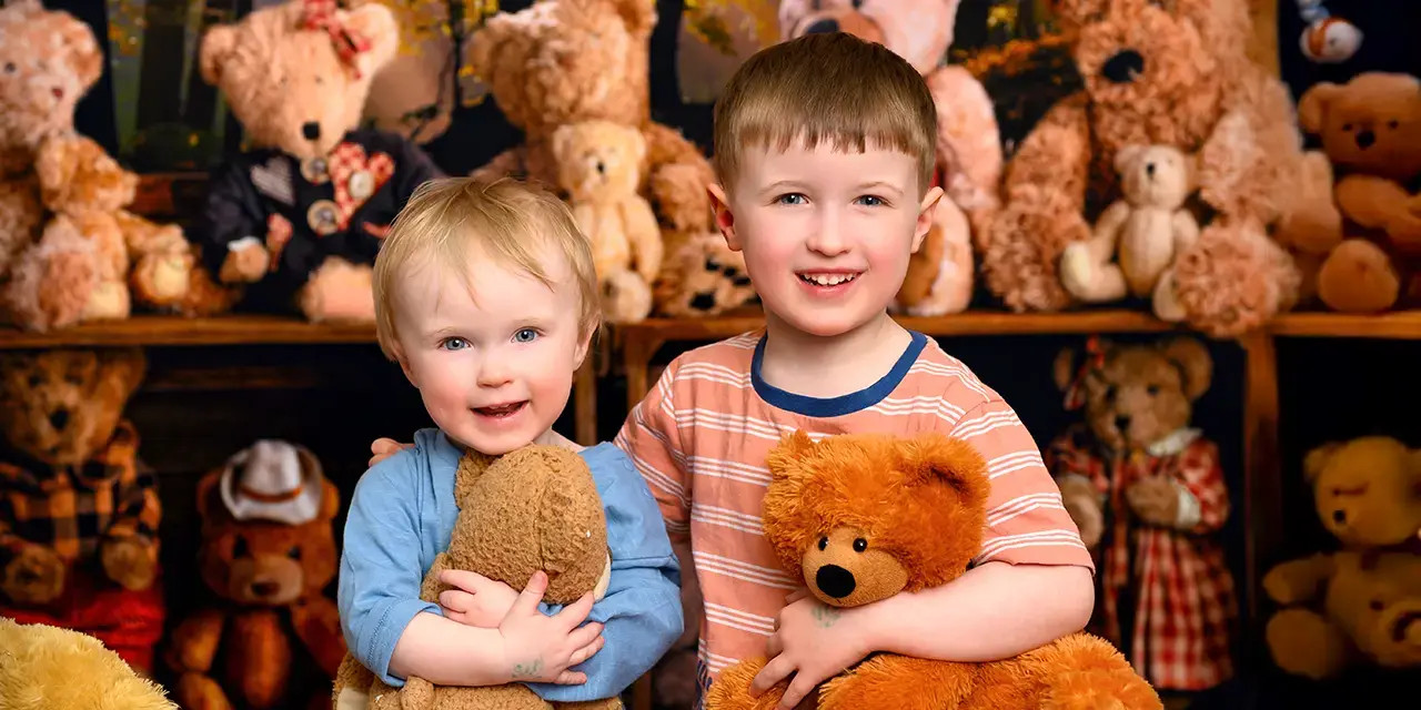 The Reid Family Photo Shoot – Giggles, Cuddles, And So Much Love